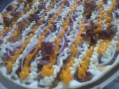 12- Calabresa c/ cebola,cheddar , catupiry e bacon promoçao